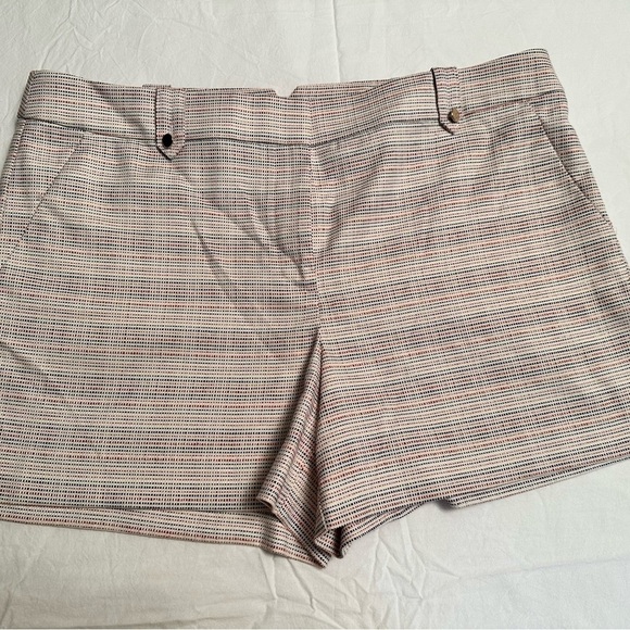 Loft shorts 4 inch inseam Size 14 - Dark Navy & Metallic Red threads. - Picture 11 of 13